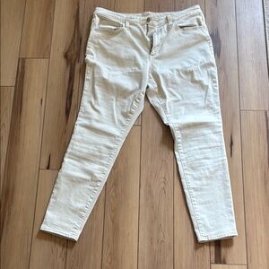 Universal Thread Cream Skinny Jeans Distressed